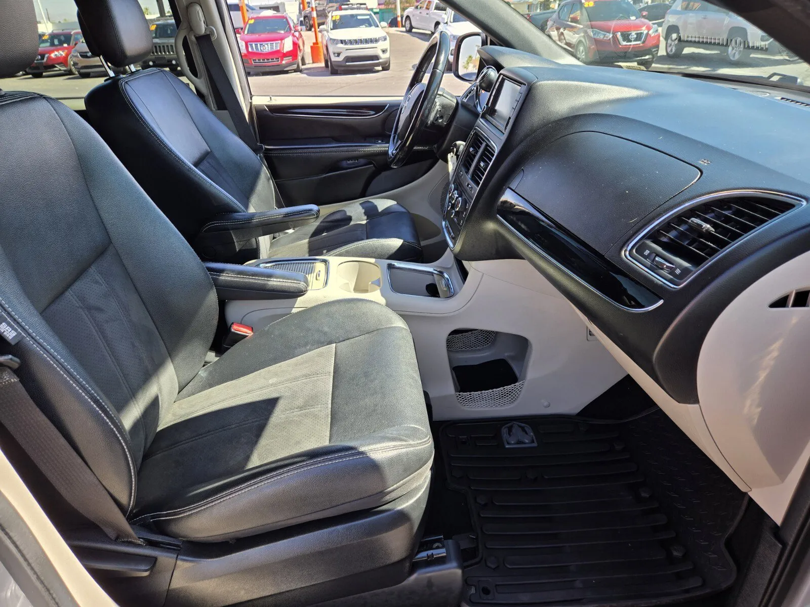 Dodge Grand Caravan photo 13