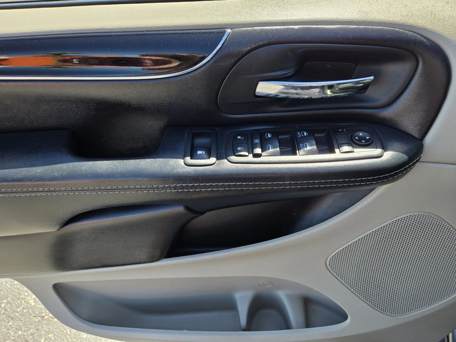 Dodge Grand Caravan photo 15