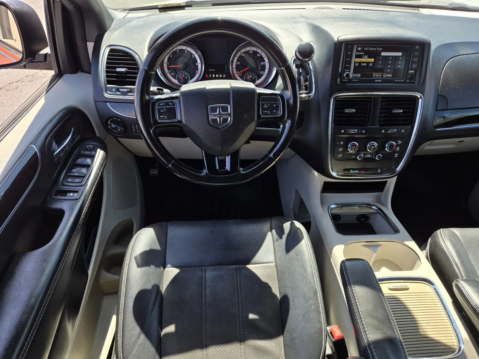 Dodge Grand Caravan photo 9