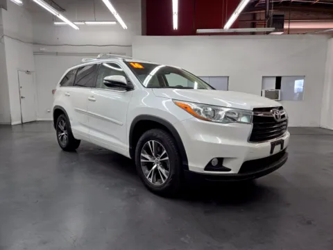 More photos of 2016 Toyota Highlander XLE at Baja Auto Sales East, NV