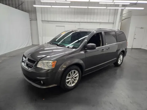 Gray 2019 Dodge Grand Caravan SXT for sale in Las Vegas, NV