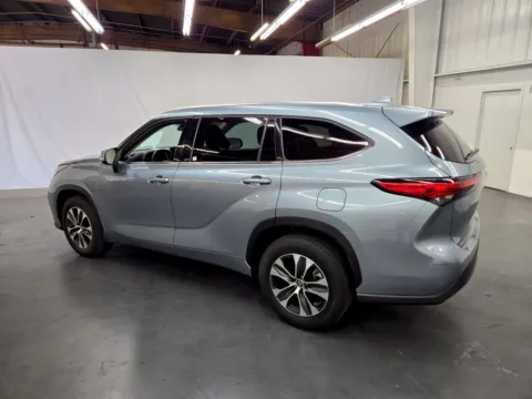 Another view of 2020 Toyota Highlander XLE for sale in Las Vegas, NV at Baja Auto Sales East