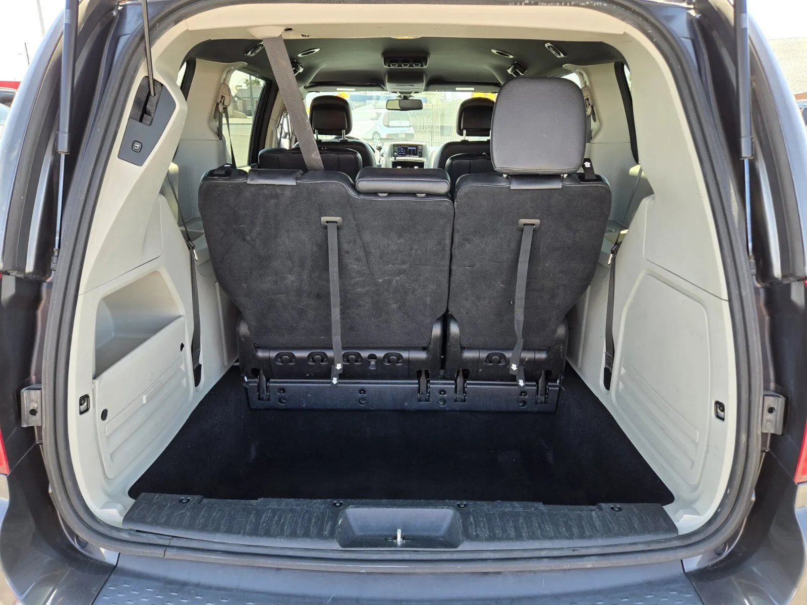 Dodge Grand Caravan photo 11