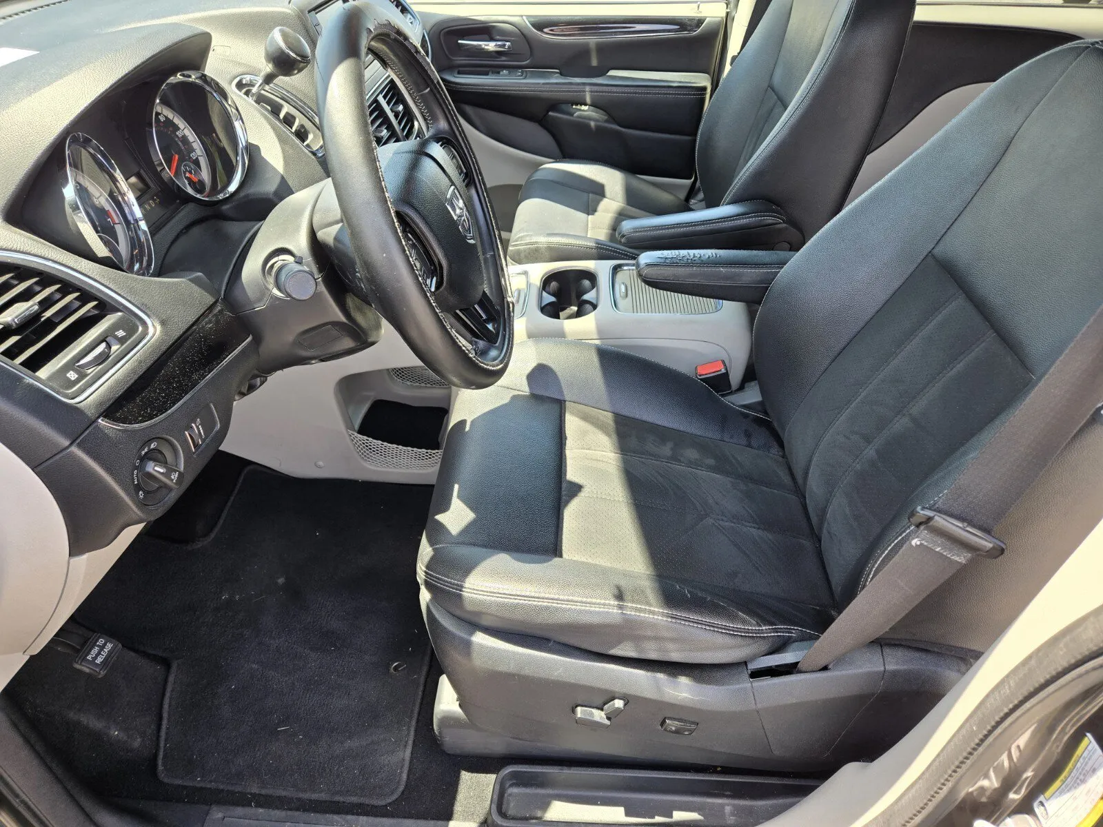 Dodge Grand Caravan photo 7