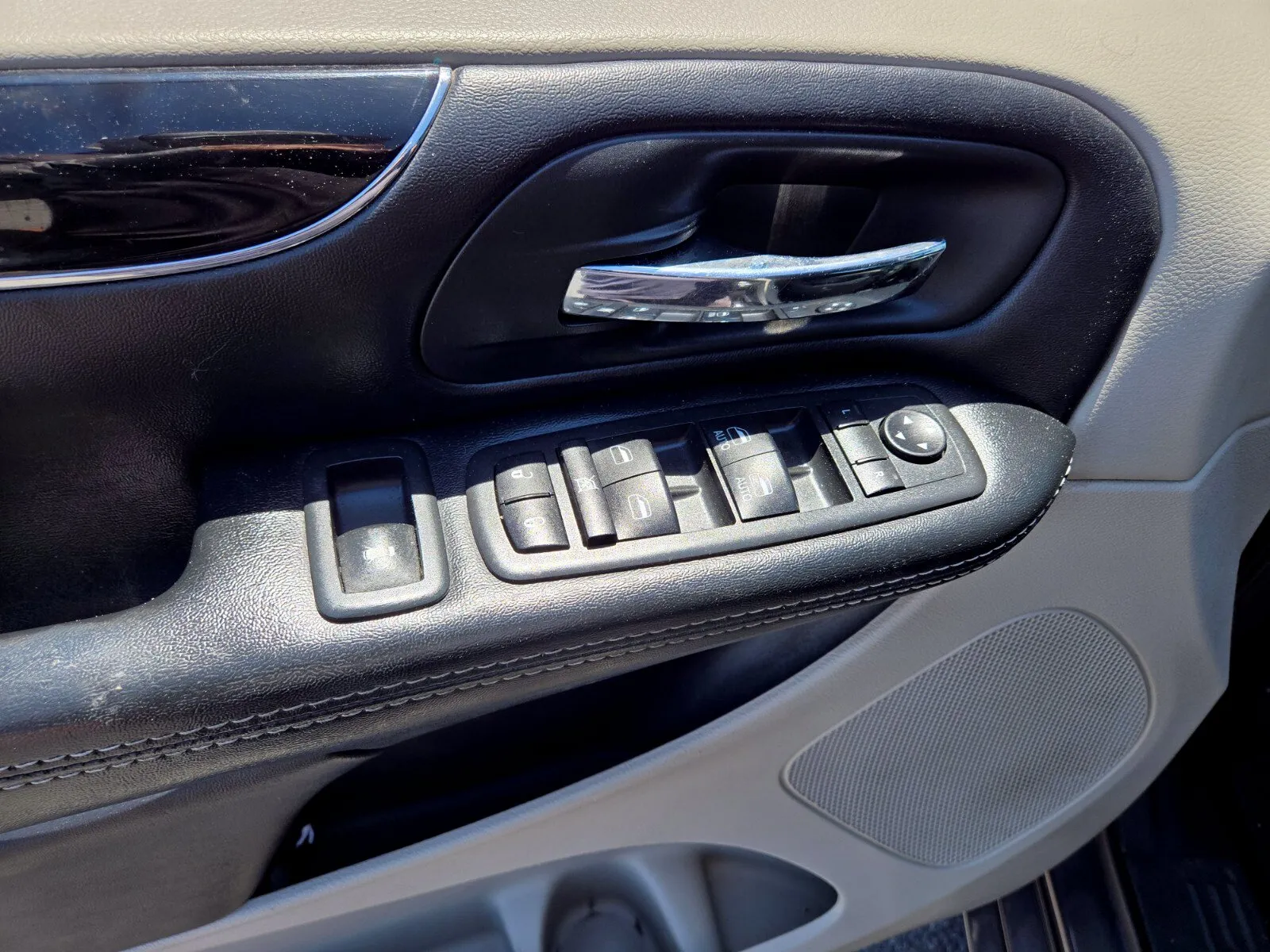 Dodge Grand Caravan photo 15