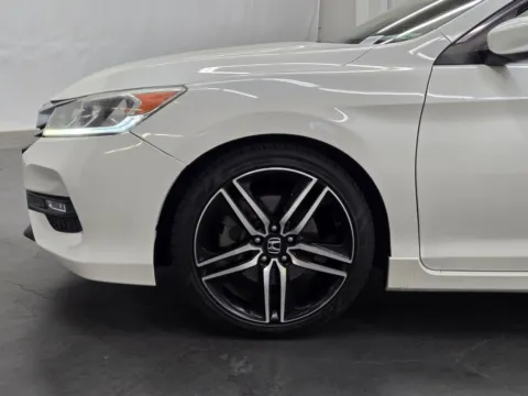 More photos of 2017 Honda Accord Sedan Sport at Baja Auto Sales East, NV