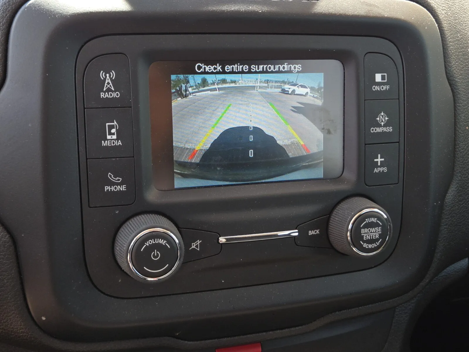 Jeep Renegade photo 18
