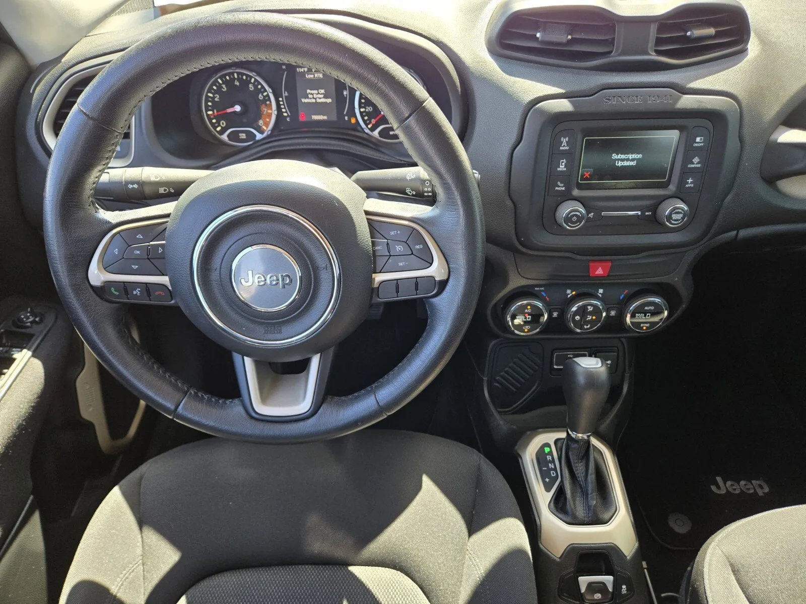 Jeep Renegade photo 9