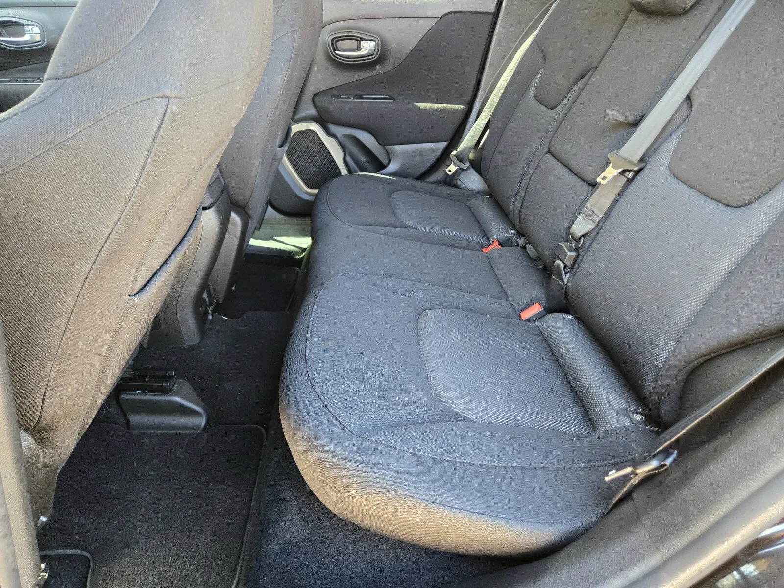 Jeep Renegade photo 8