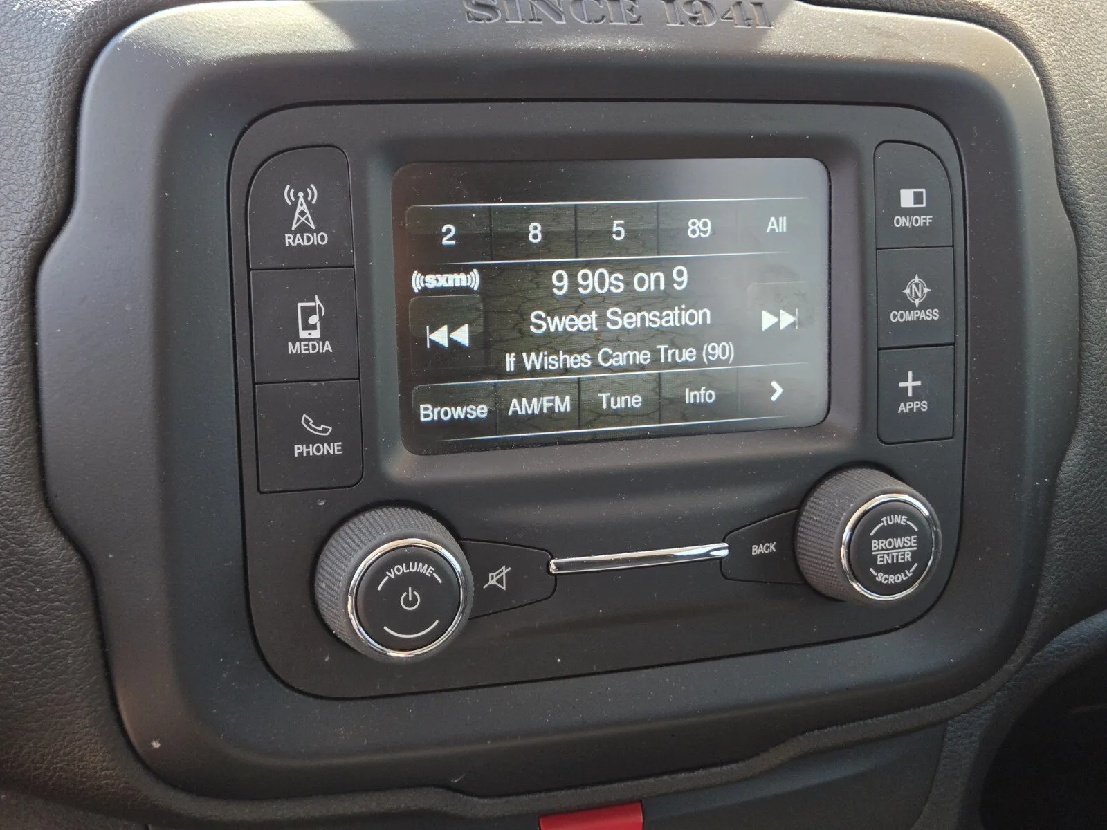 Jeep Renegade photo 17