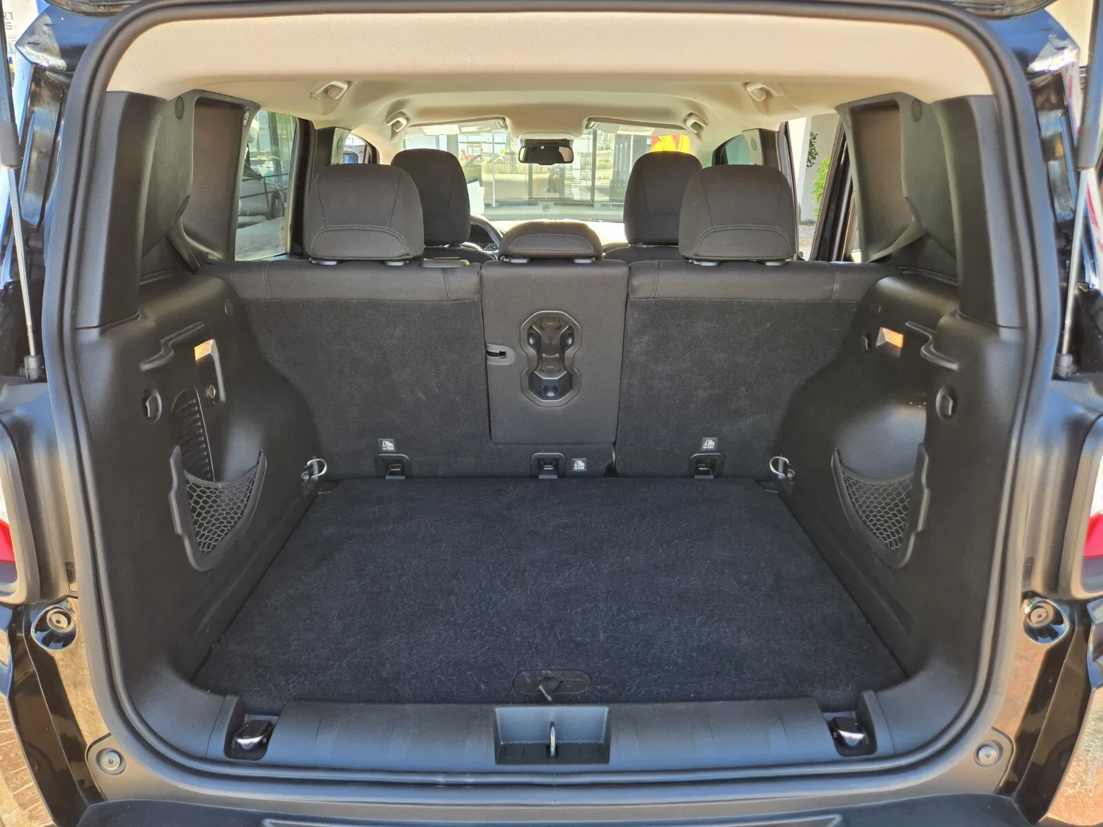 Jeep Renegade photo 10