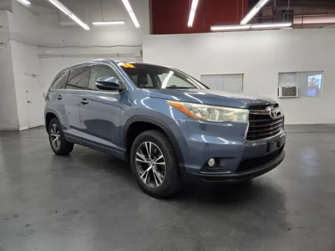 More photos of 2016 Toyota Highlander XLE at Baja Auto Sales East, NV