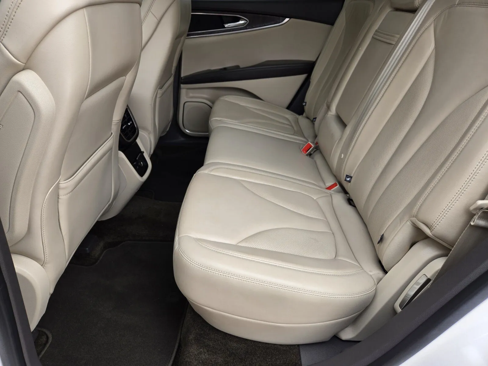 Lincoln MKX photo 9