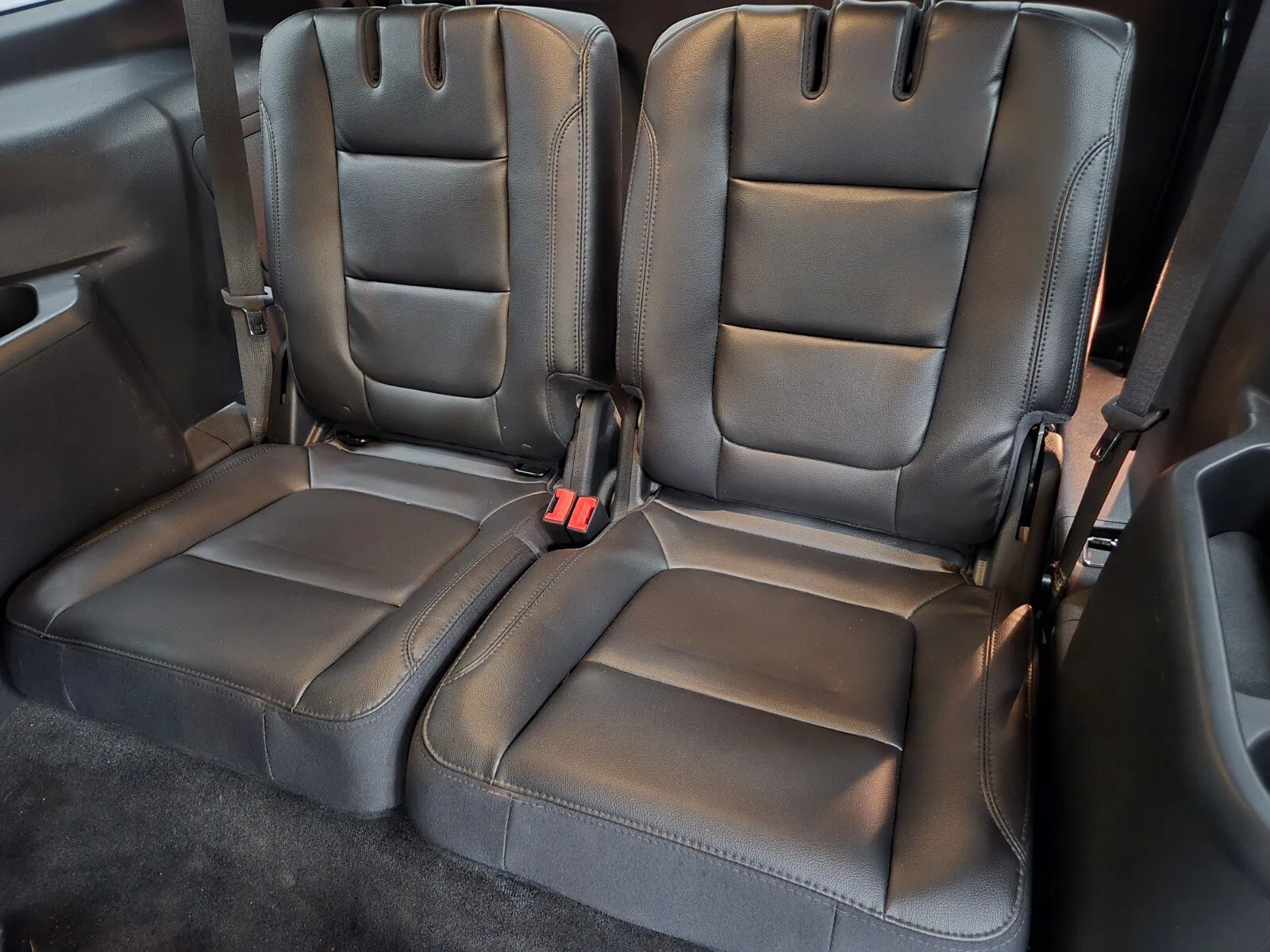 Ford Explorer photo 9