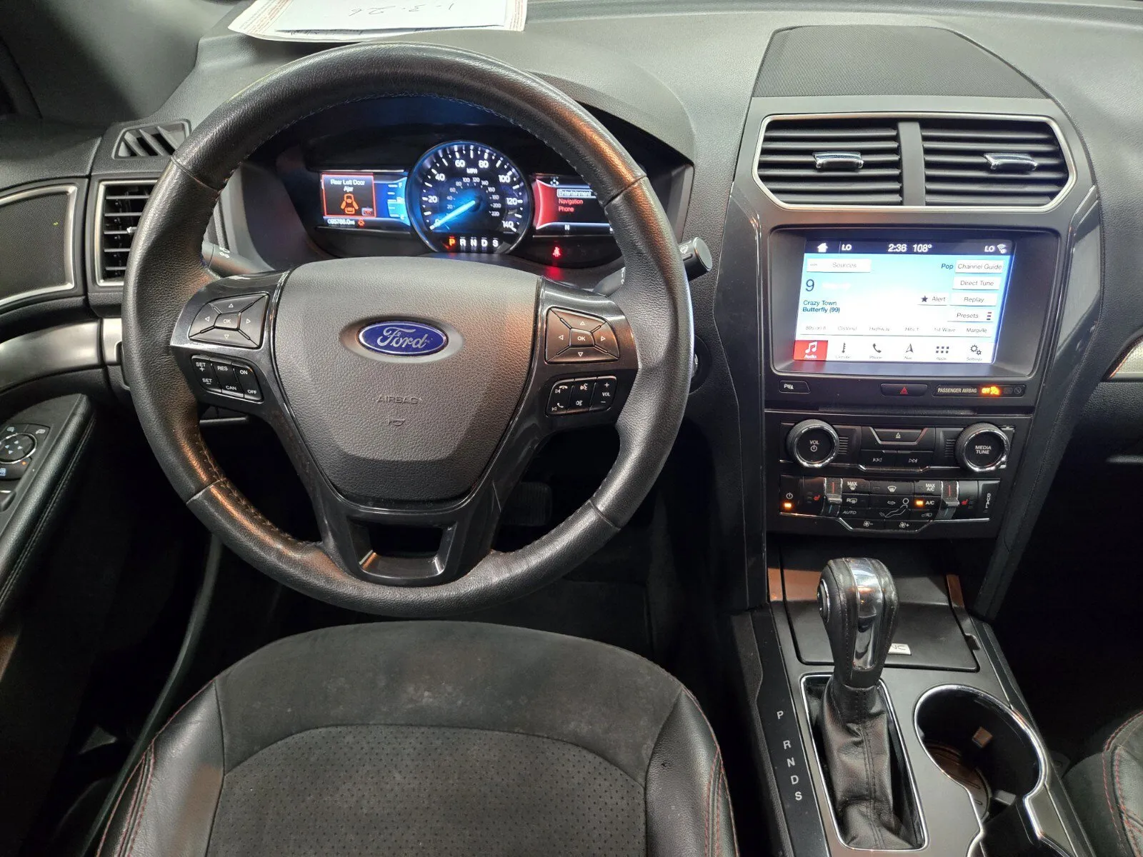 Ford Explorer photo 10