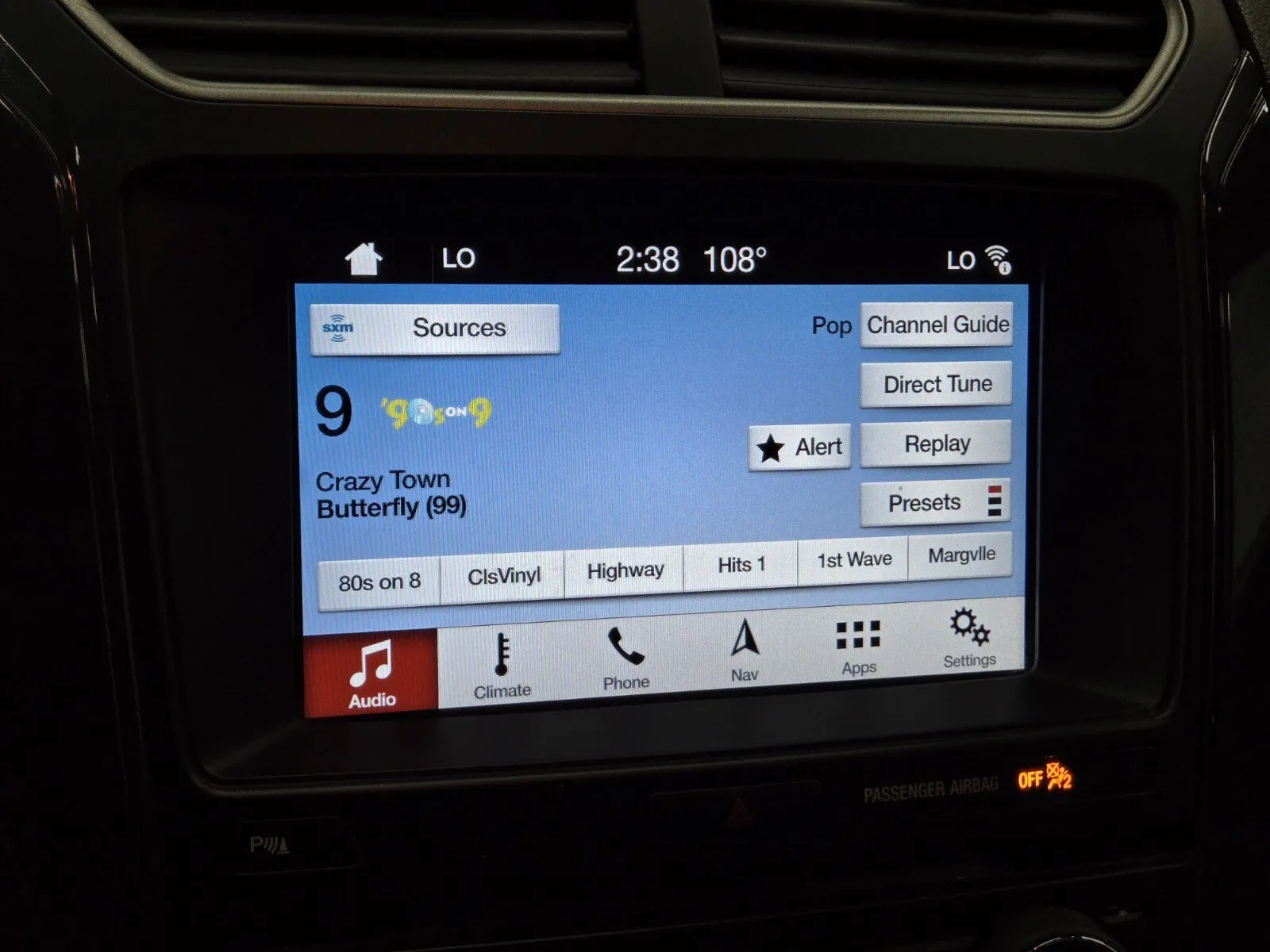 Ford Explorer photo 17
