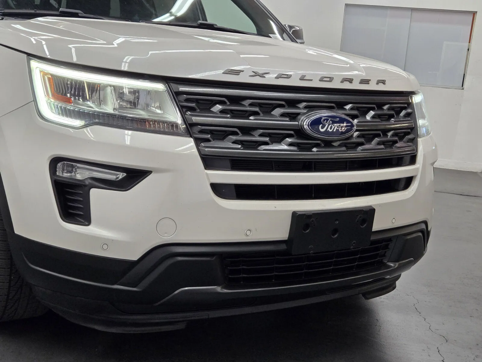 Ford Explorer photo 5