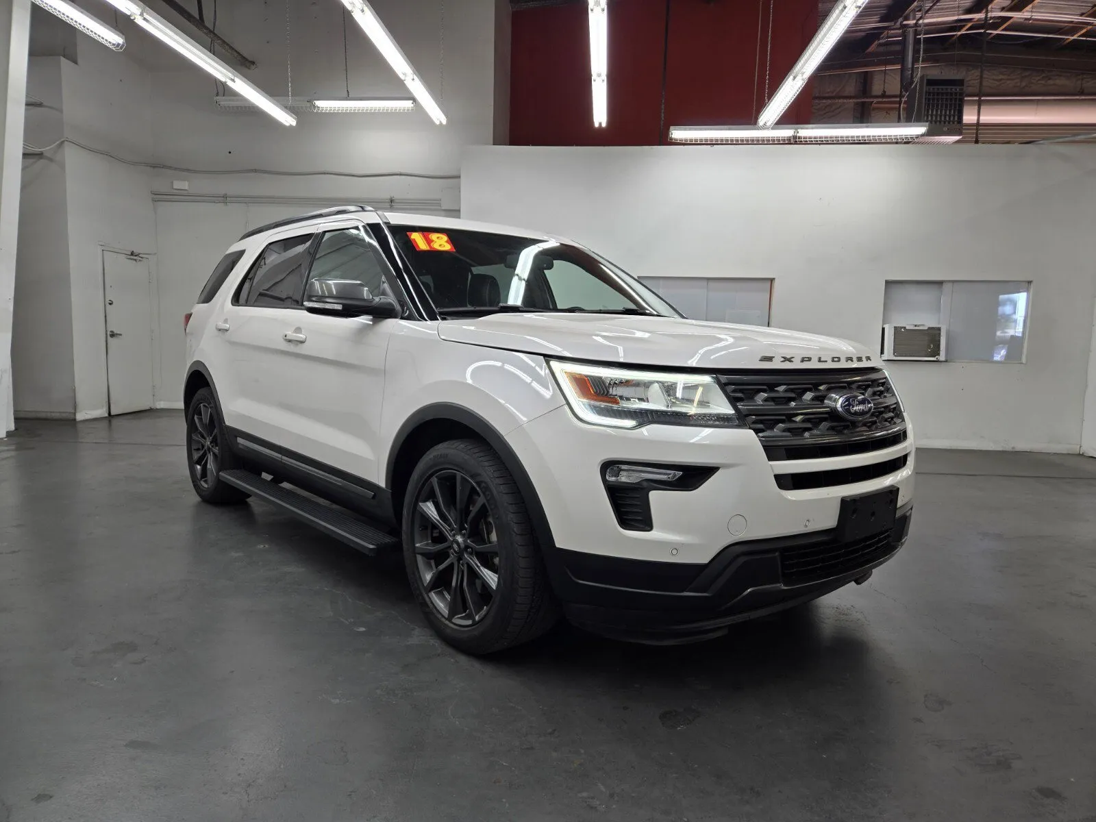 Ford Explorer photo 4