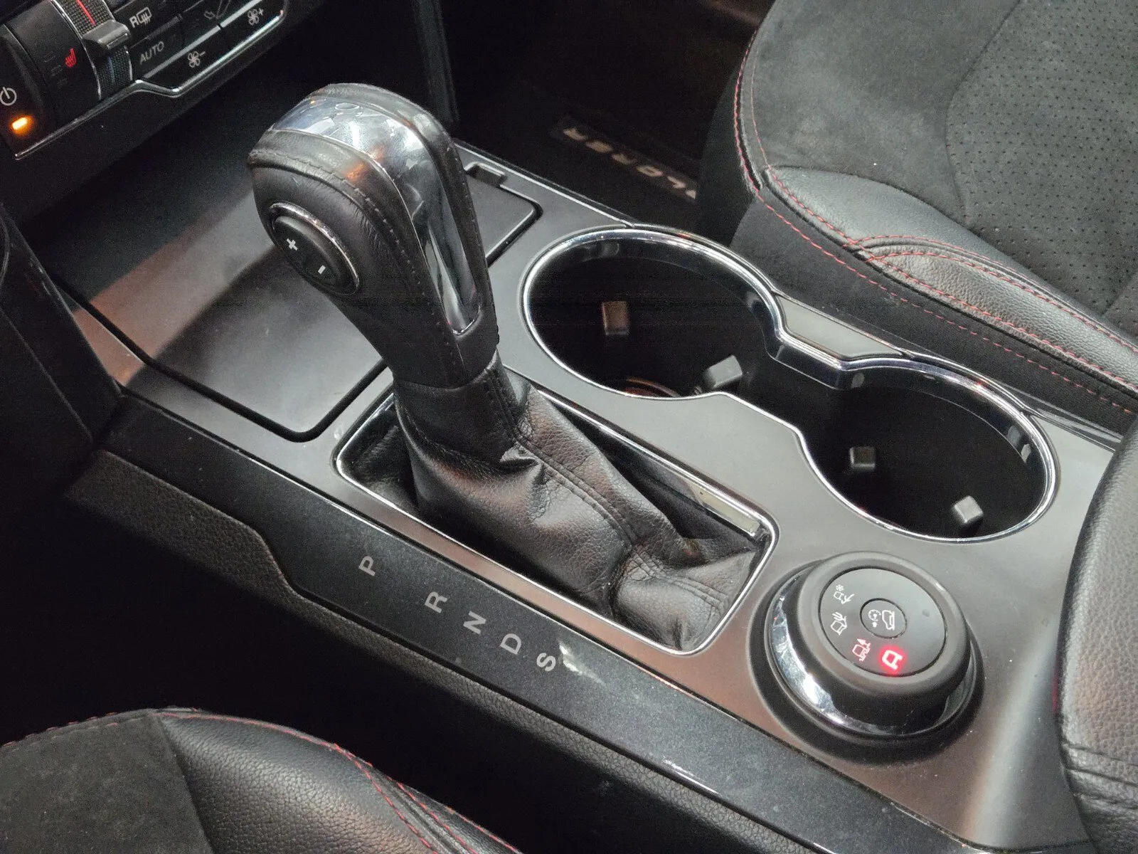Ford Explorer photo 19