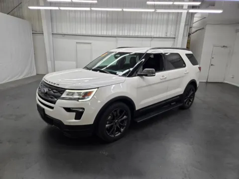 White 2018 Ford Explorer XLT for sale in Las Vegas, NV