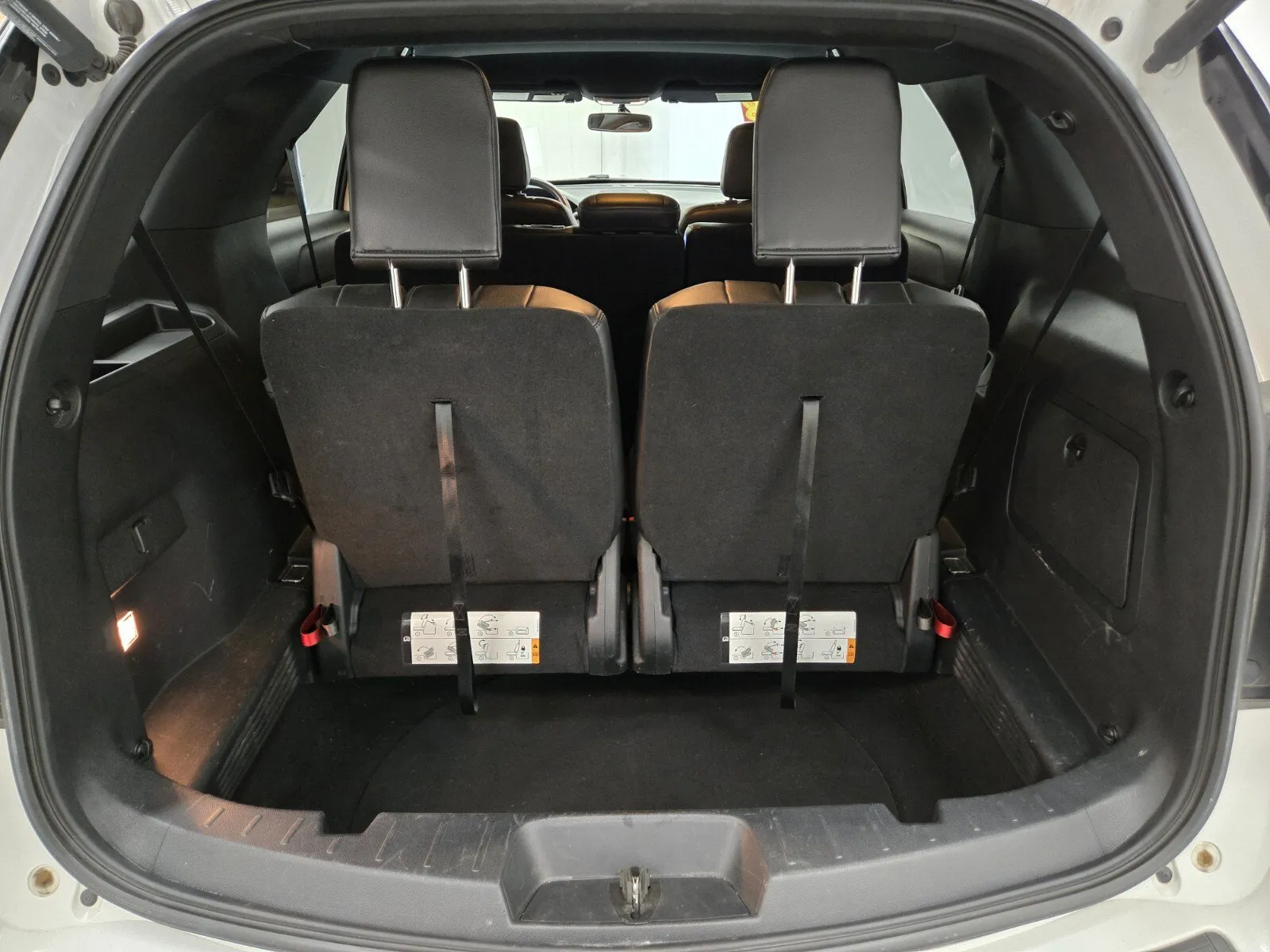 Ford Explorer photo 11