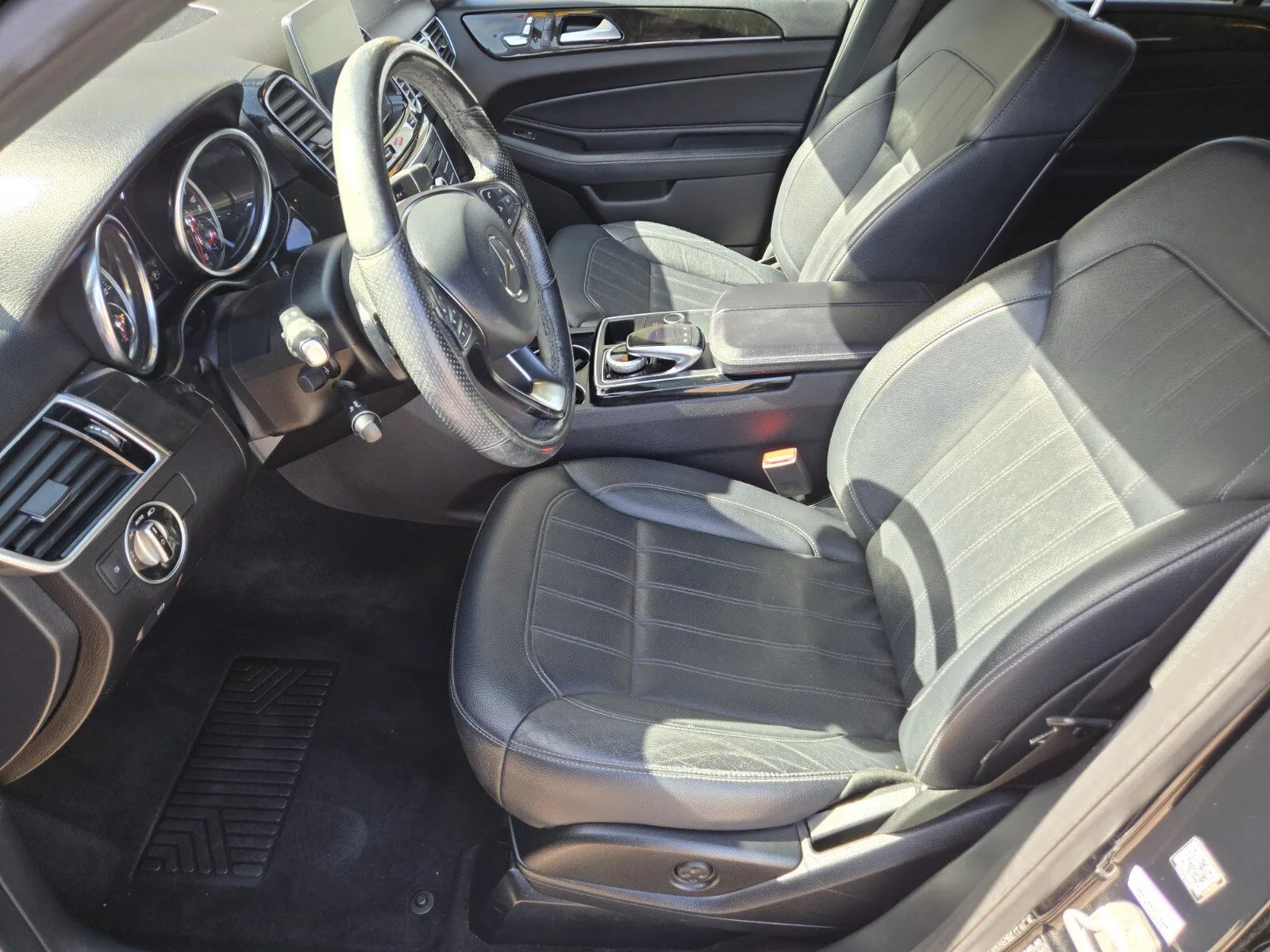 Mercedes-Benz GLE photo 7