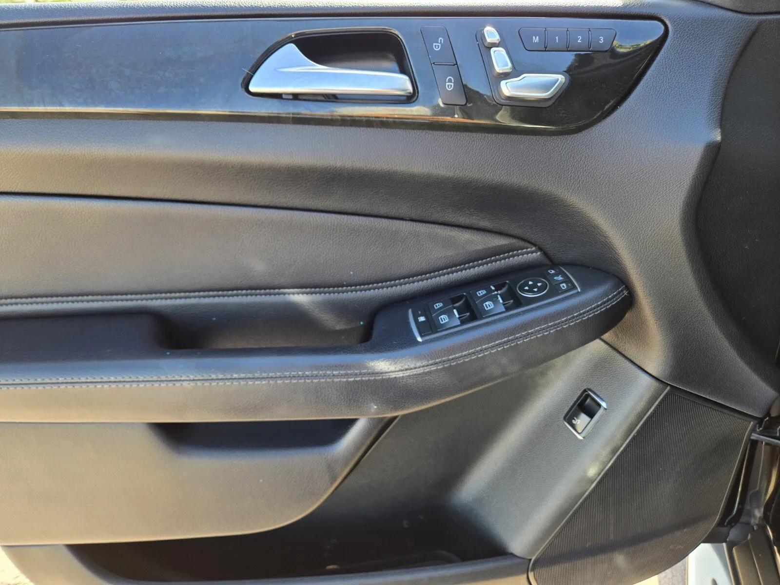 Mercedes-Benz GLE photo 15