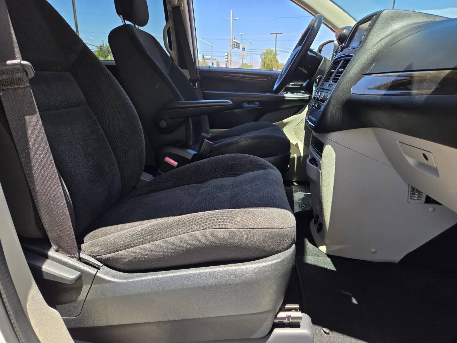 Dodge Grand Caravan photo 12