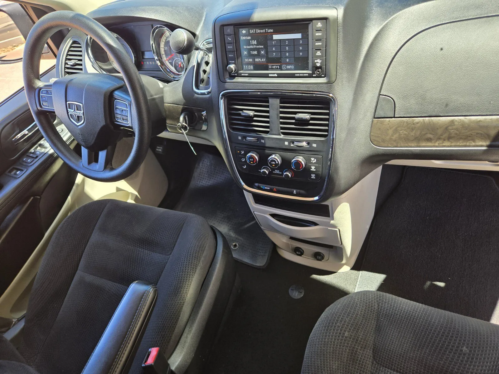 Dodge Grand Caravan photo 13