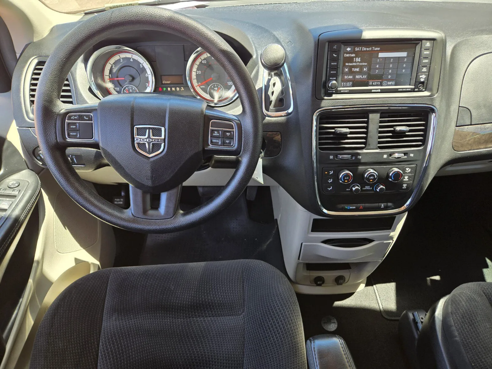 Dodge Grand Caravan photo 9