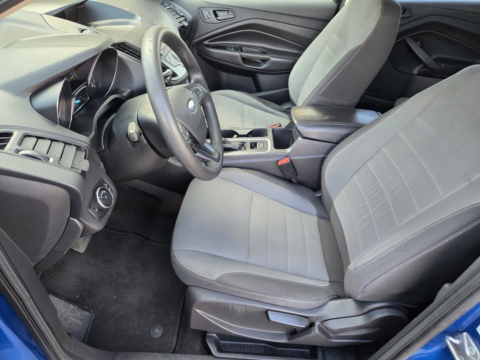 Ford Escape photo 7