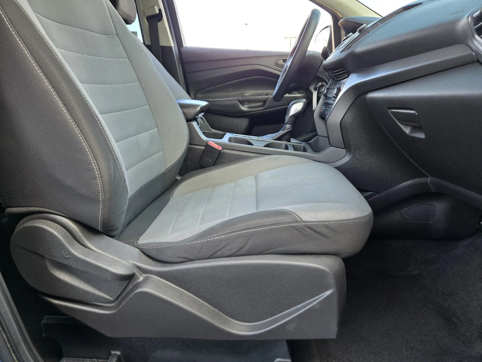 Ford Escape photo 12