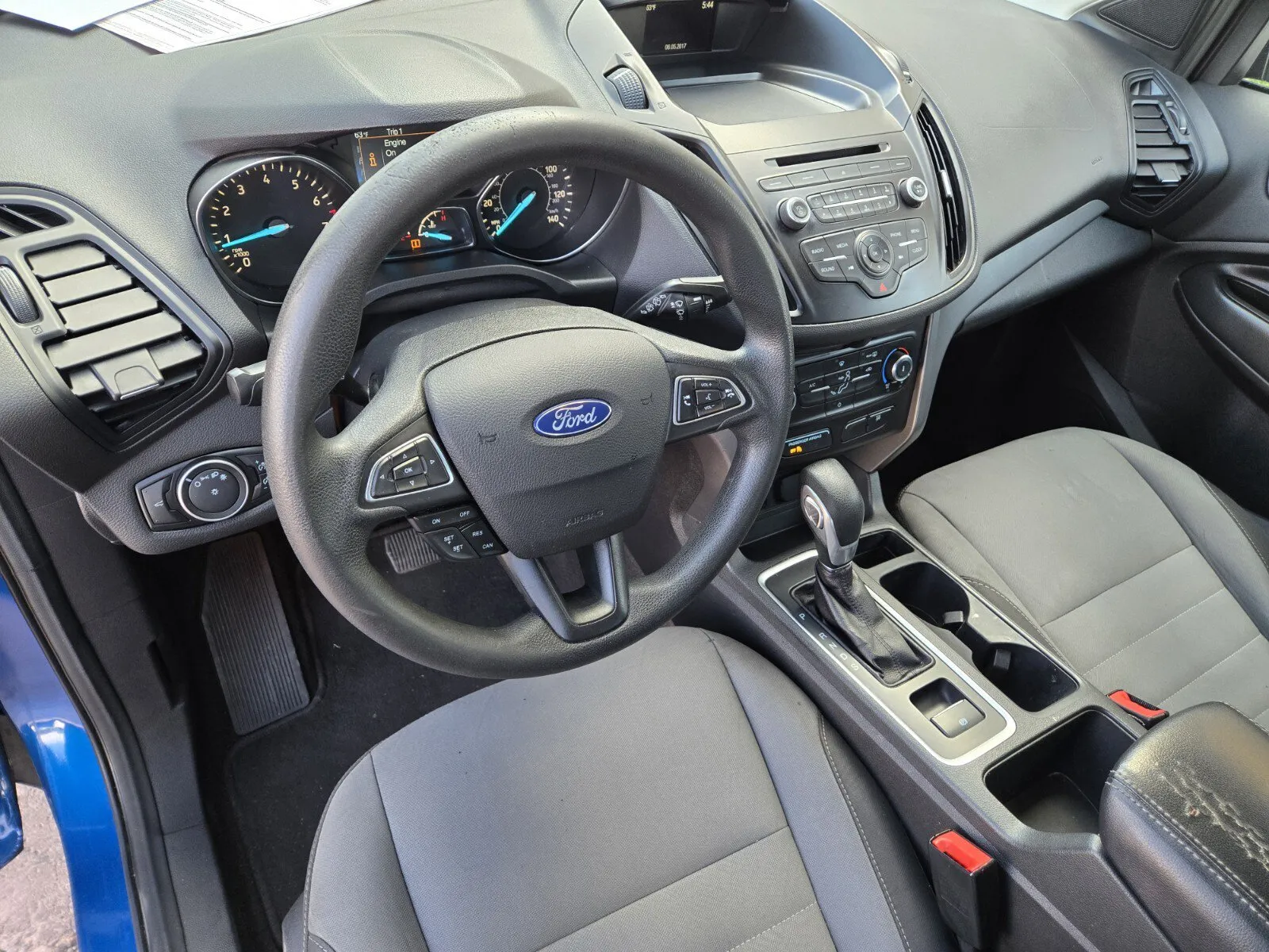 Ford Escape photo 8