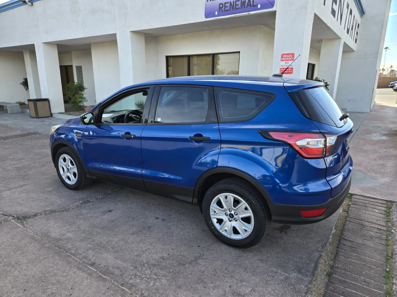 Ford Escape photo 3