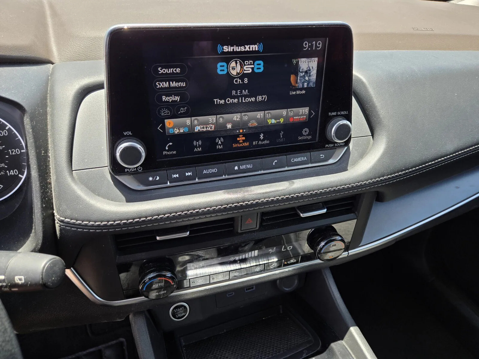 Nissan Rogue photo 17