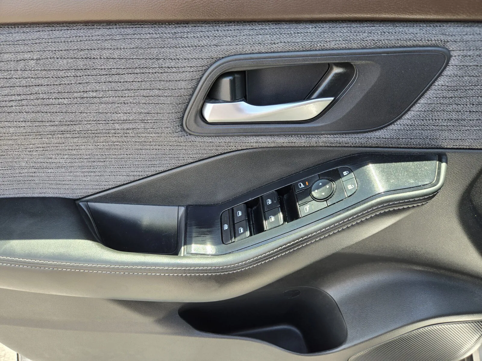 Nissan Rogue photo 14