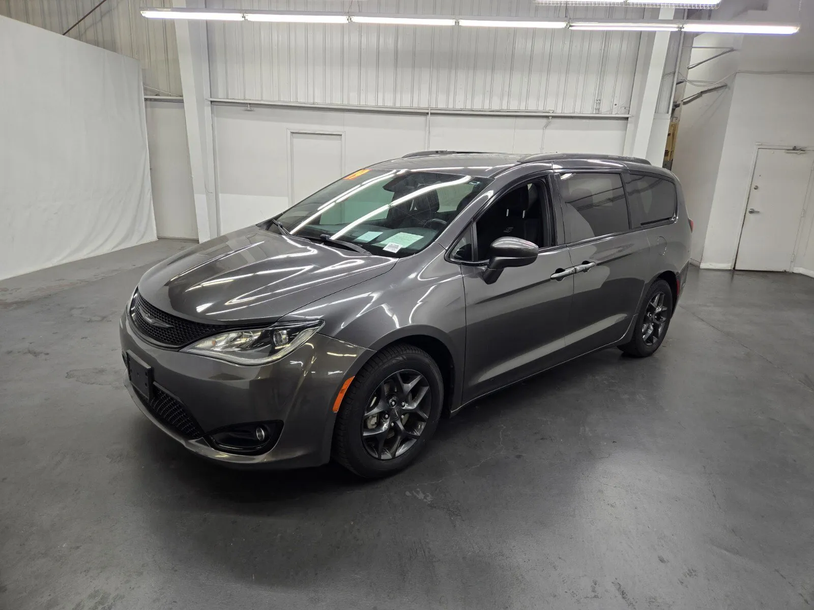 Gray 2019 Chrysler Pacifica Touring Plus for sale in Las Vegas, NV