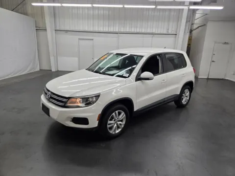 White 2012 Volkswagen Tiguan LE for sale in Las Vegas, NV