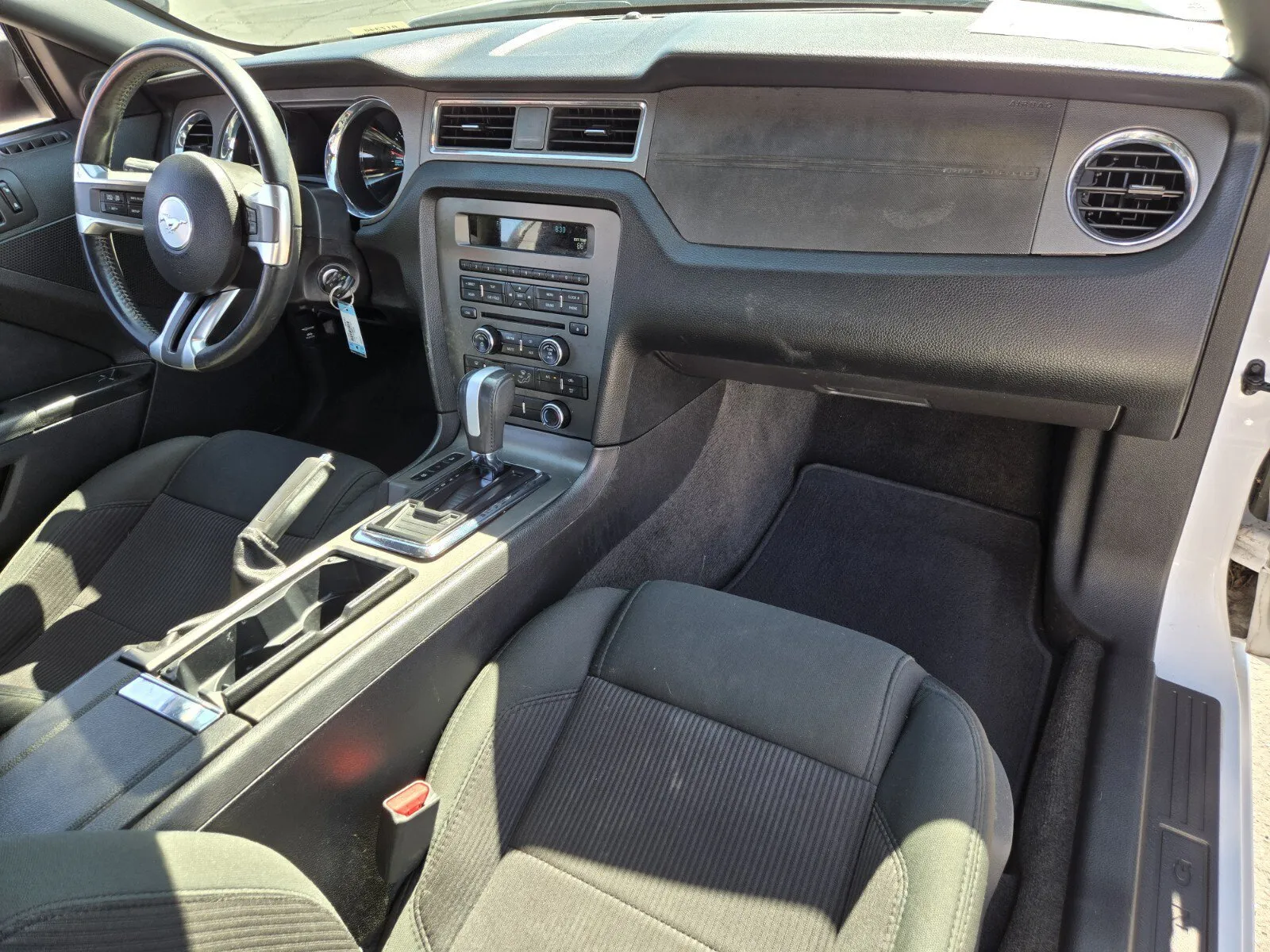 Ford Mustang photo 13