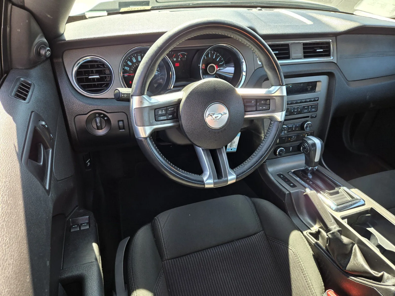 Ford Mustang photo 9