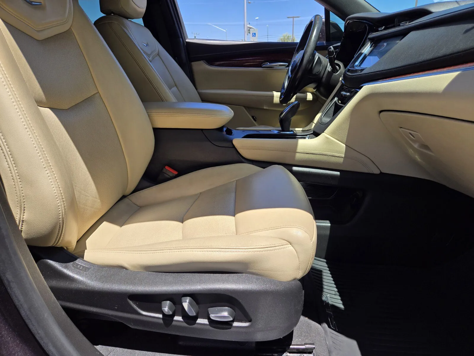 Cadillac XT5 photo 13