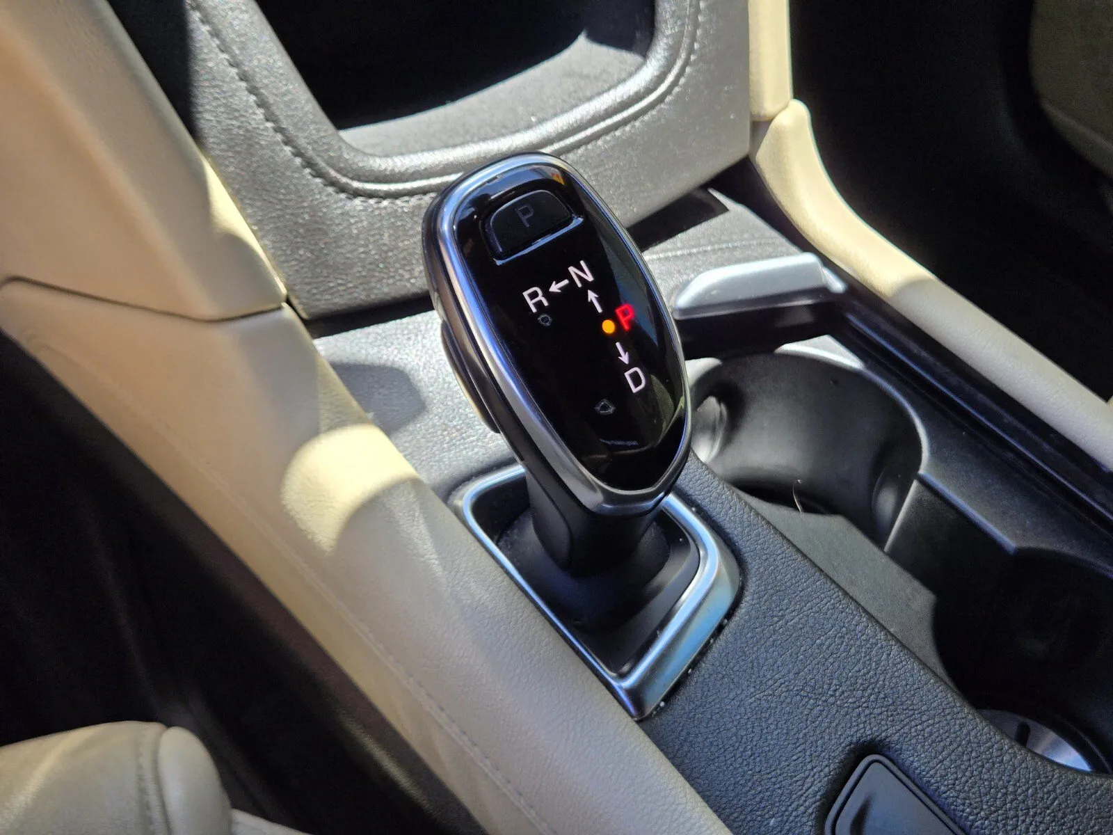 Cadillac XT5 photo 20