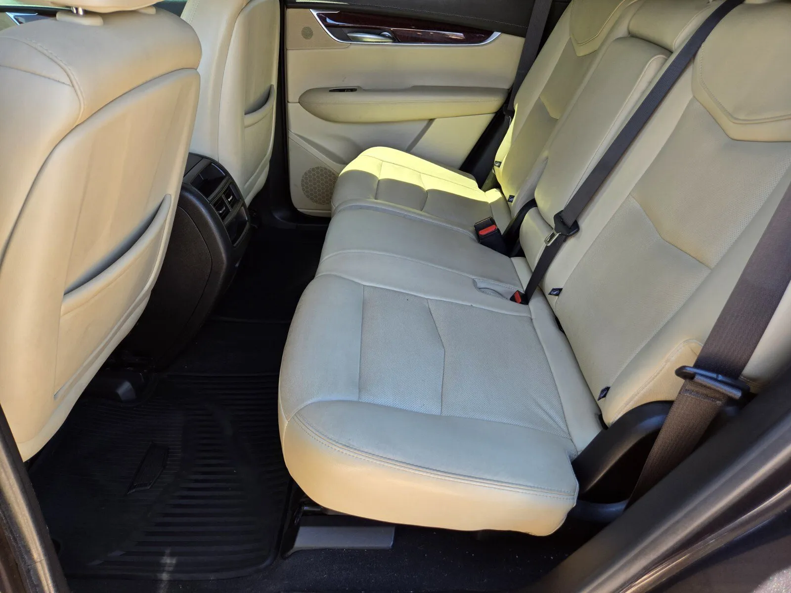 Cadillac XT5 photo 9