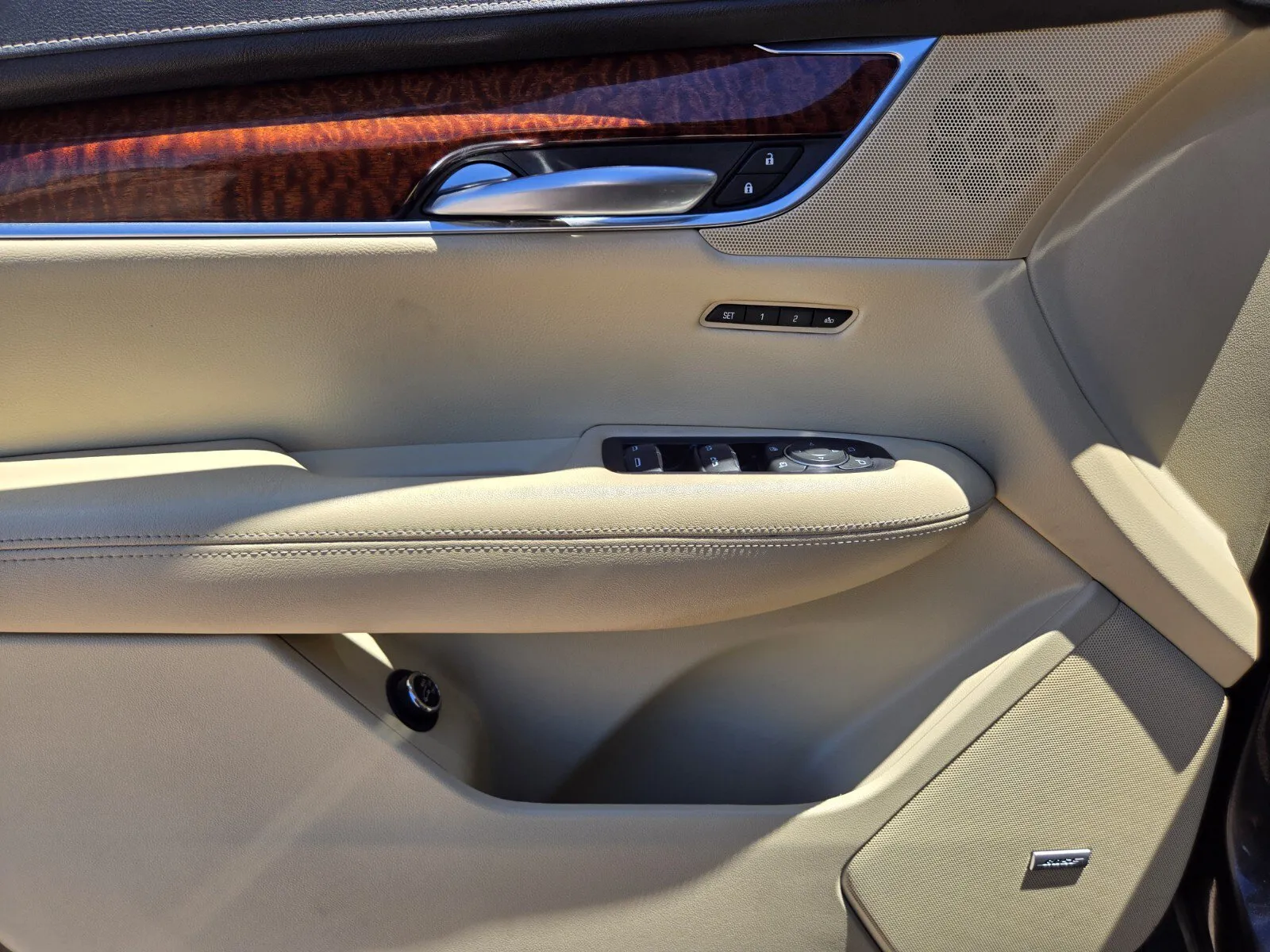 Cadillac XT5 photo 15
