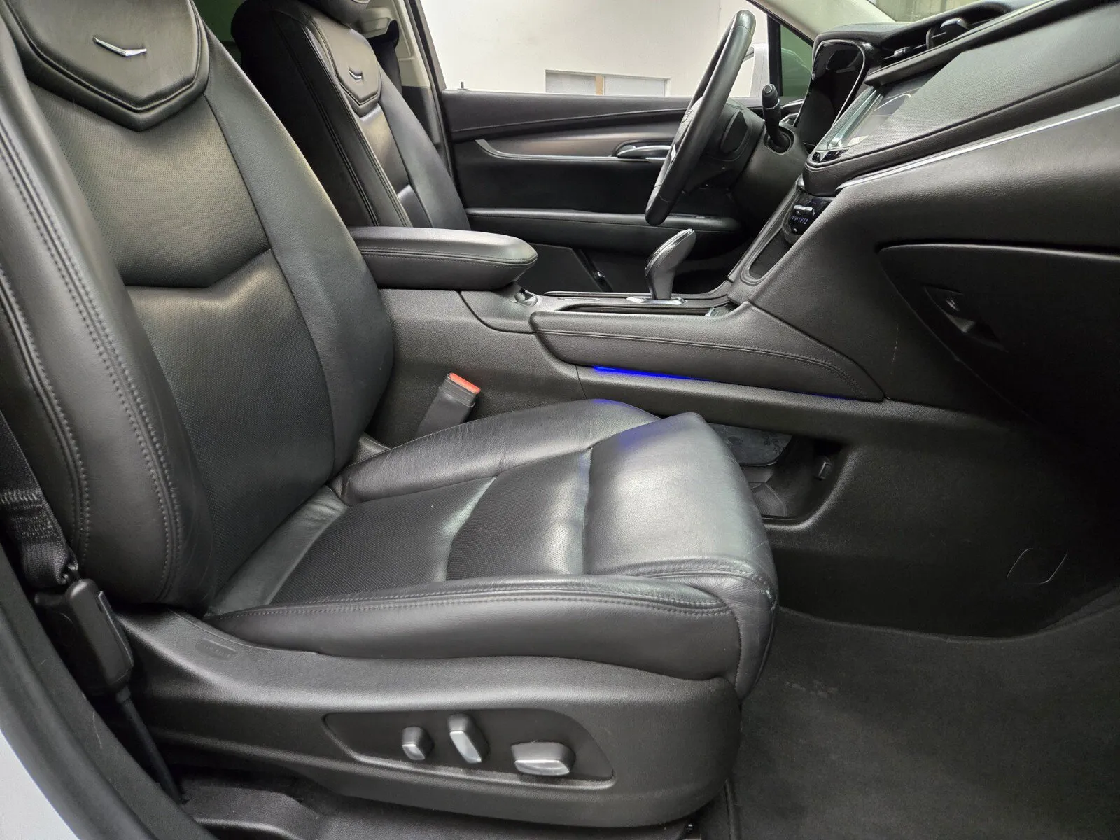 Cadillac XT5 photo 14