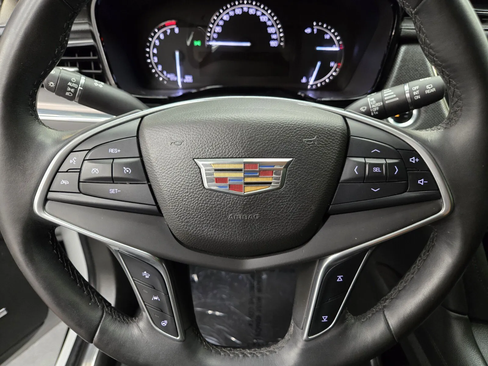 Cadillac XT5 photo 17