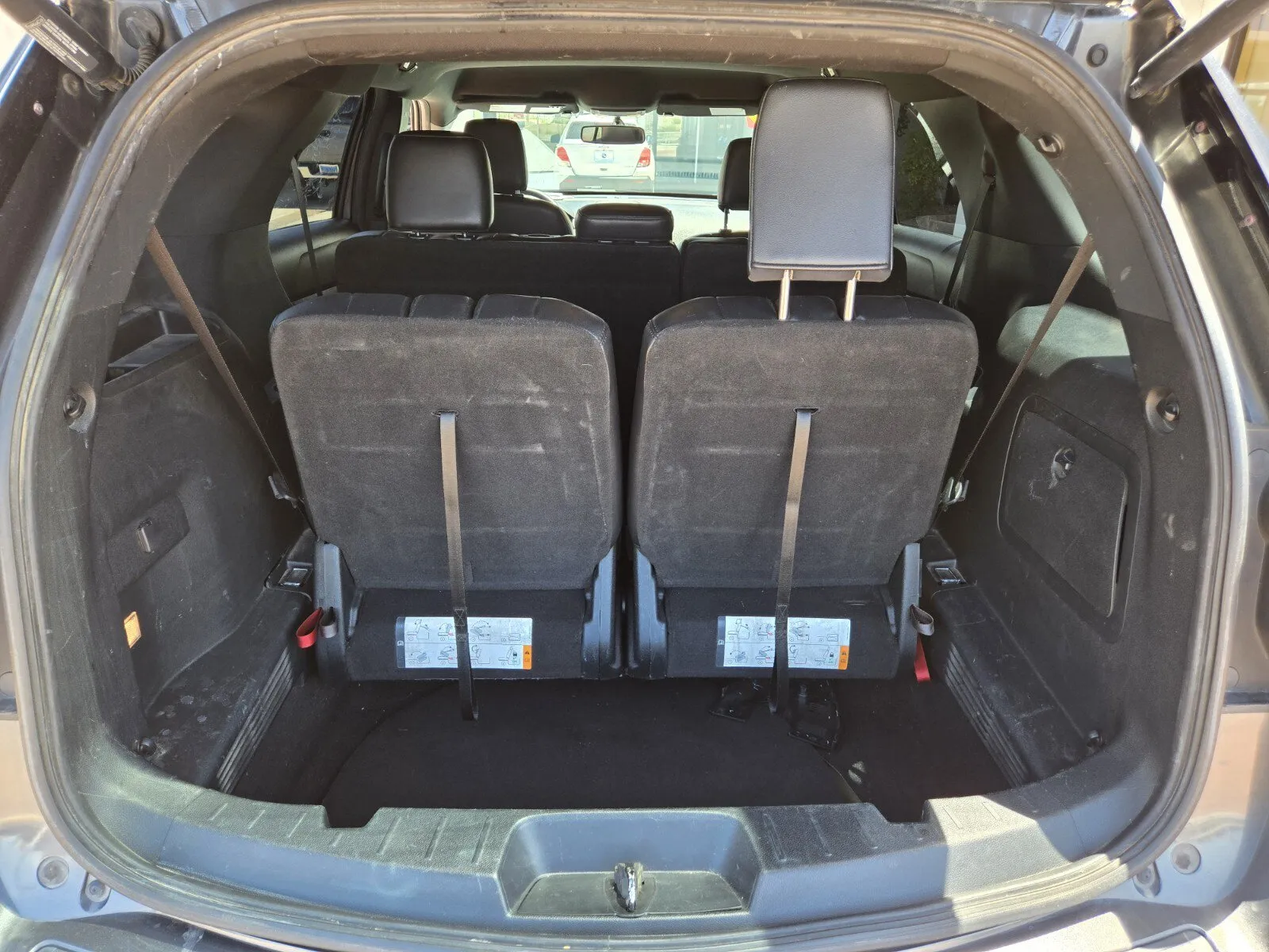 Ford Explorer photo 11