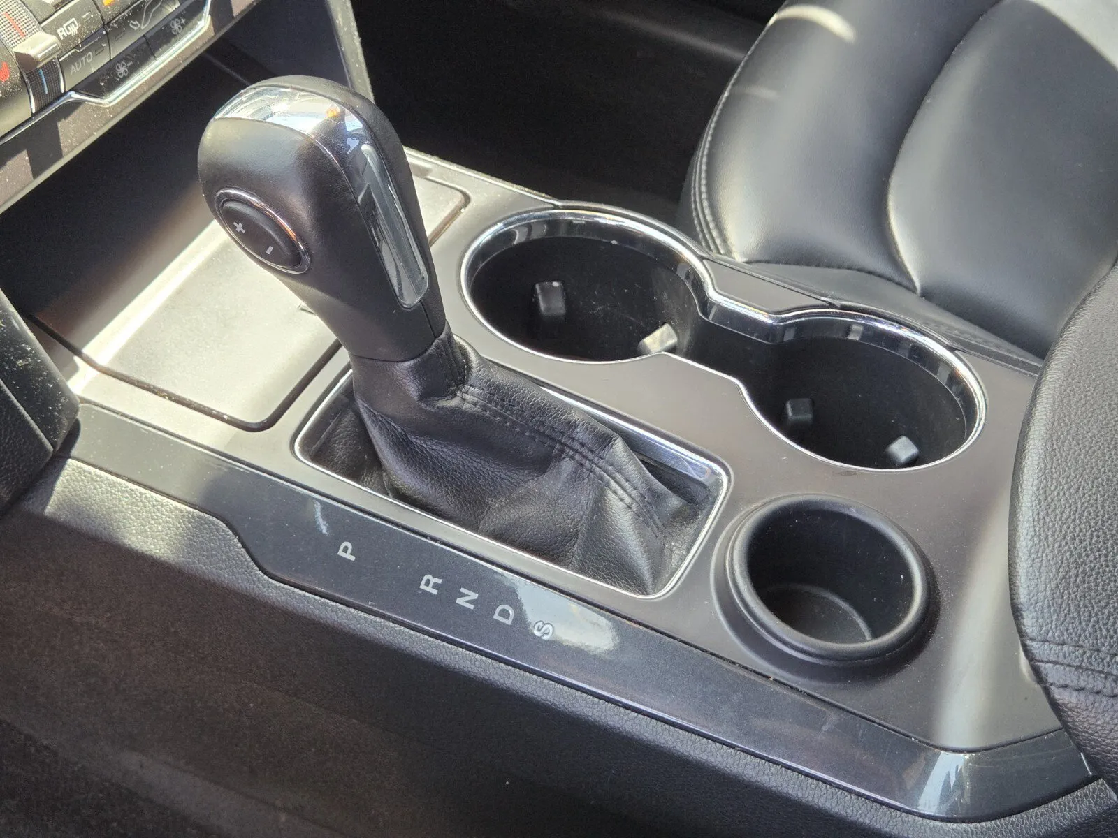 Ford Explorer photo 20