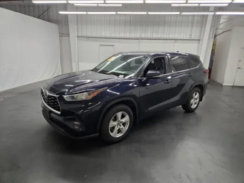 Blue 2020 Toyota Highlander L for sale in Las Vegas, NV