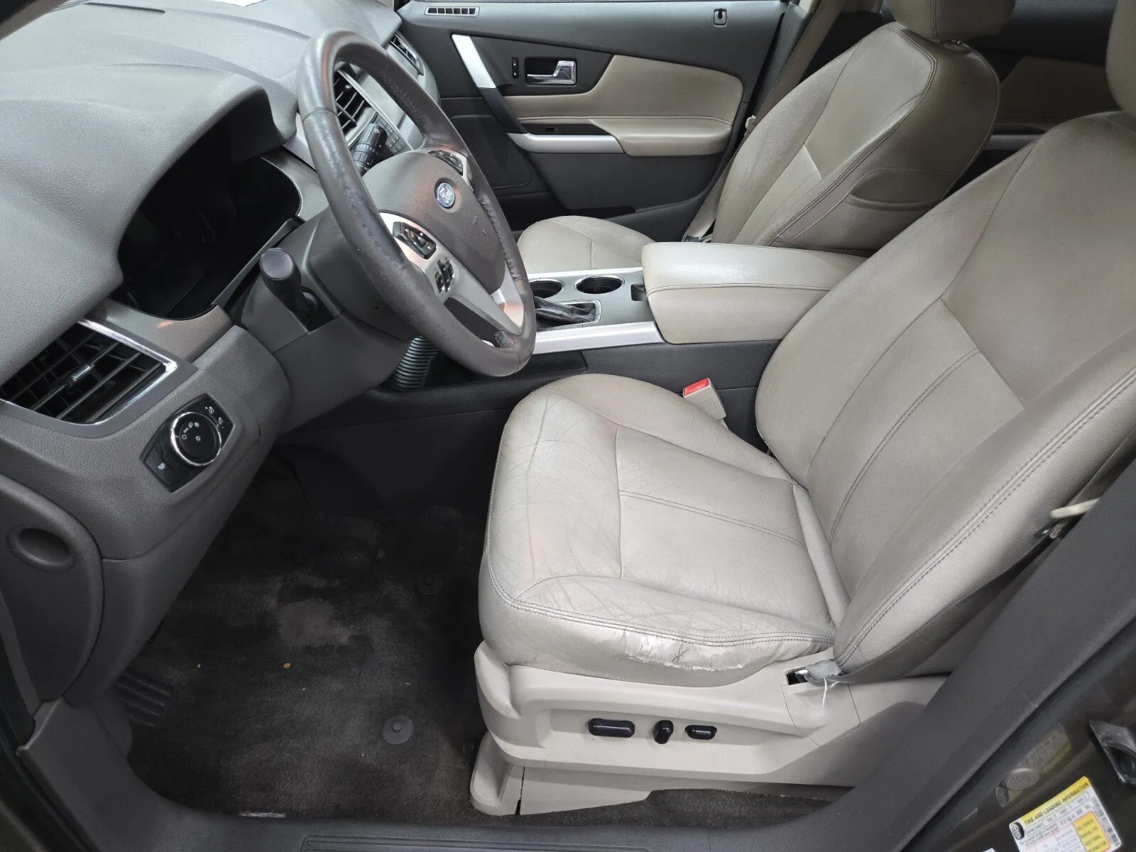 Ford Edge photo 7